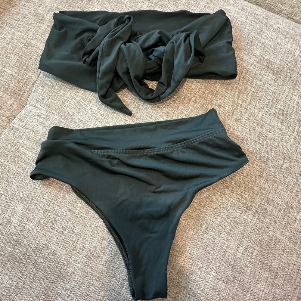 Bettinis swim bikini